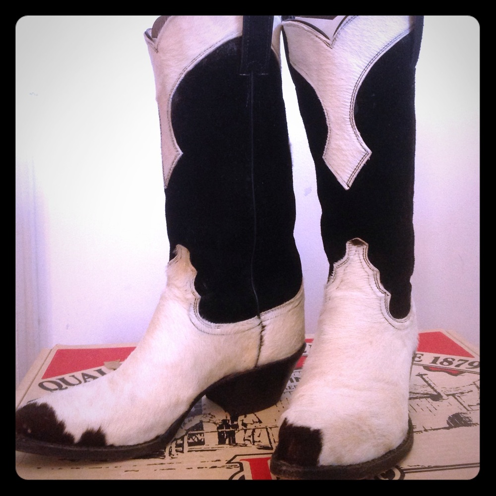 JUSTIN pony hair Cow boy boots. Size 6.